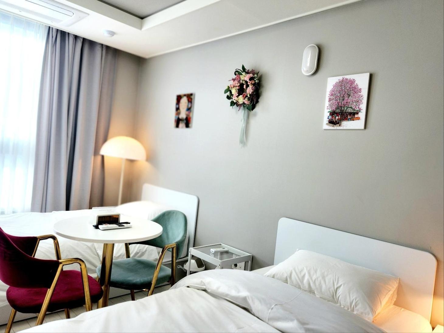 Daegu Star B&B Dsr Hotel Lily Guestroom Zimmer foto
