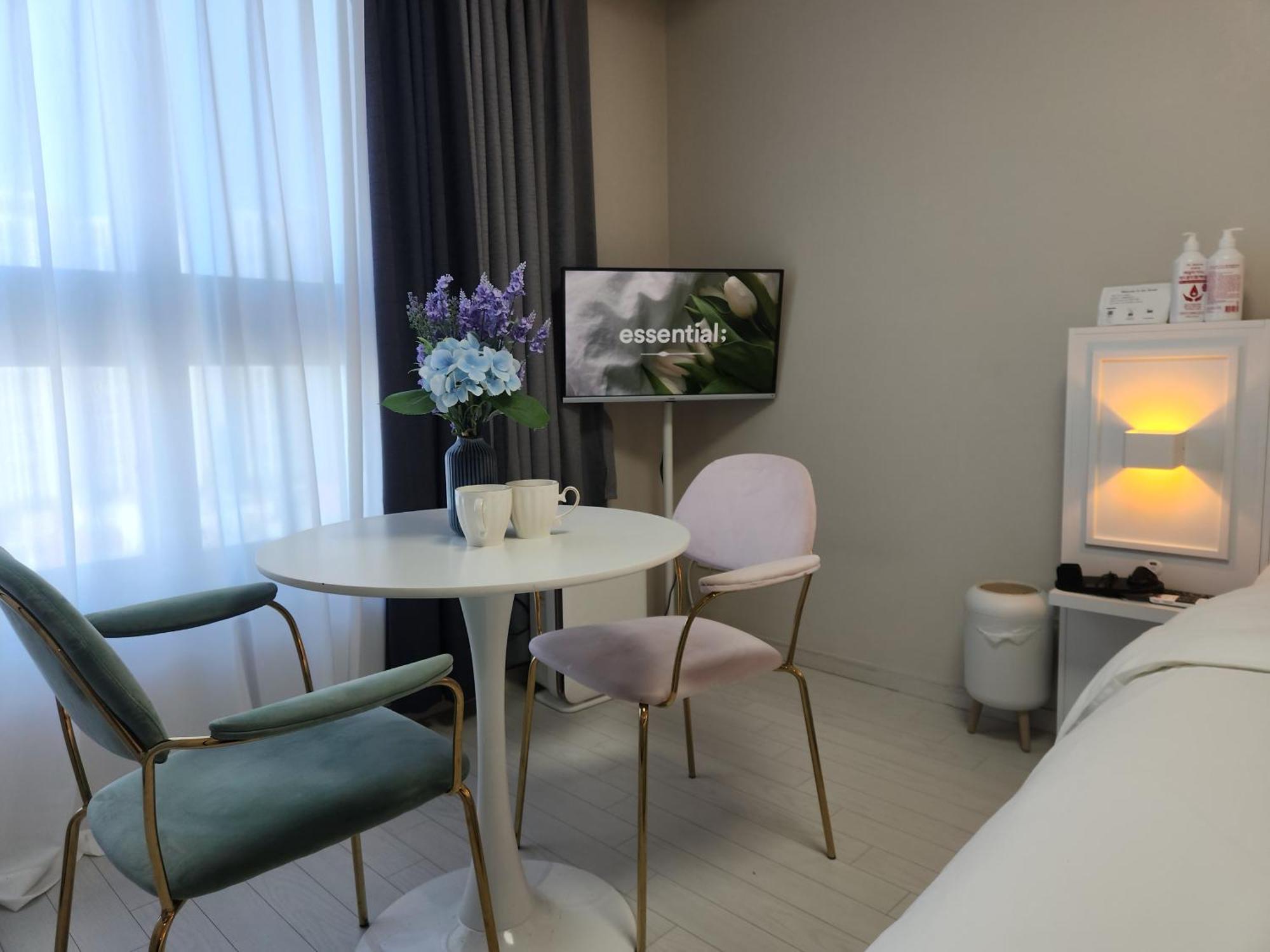 Daegu Star B&B Dsr Hotel Lily Guestroom Zimmer foto